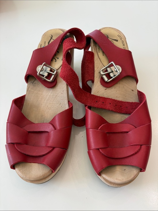 Lotta From Stockholm Shoes - Lotta From Stockholm Red Leather Braided Open-Toe Sandals with Buckle